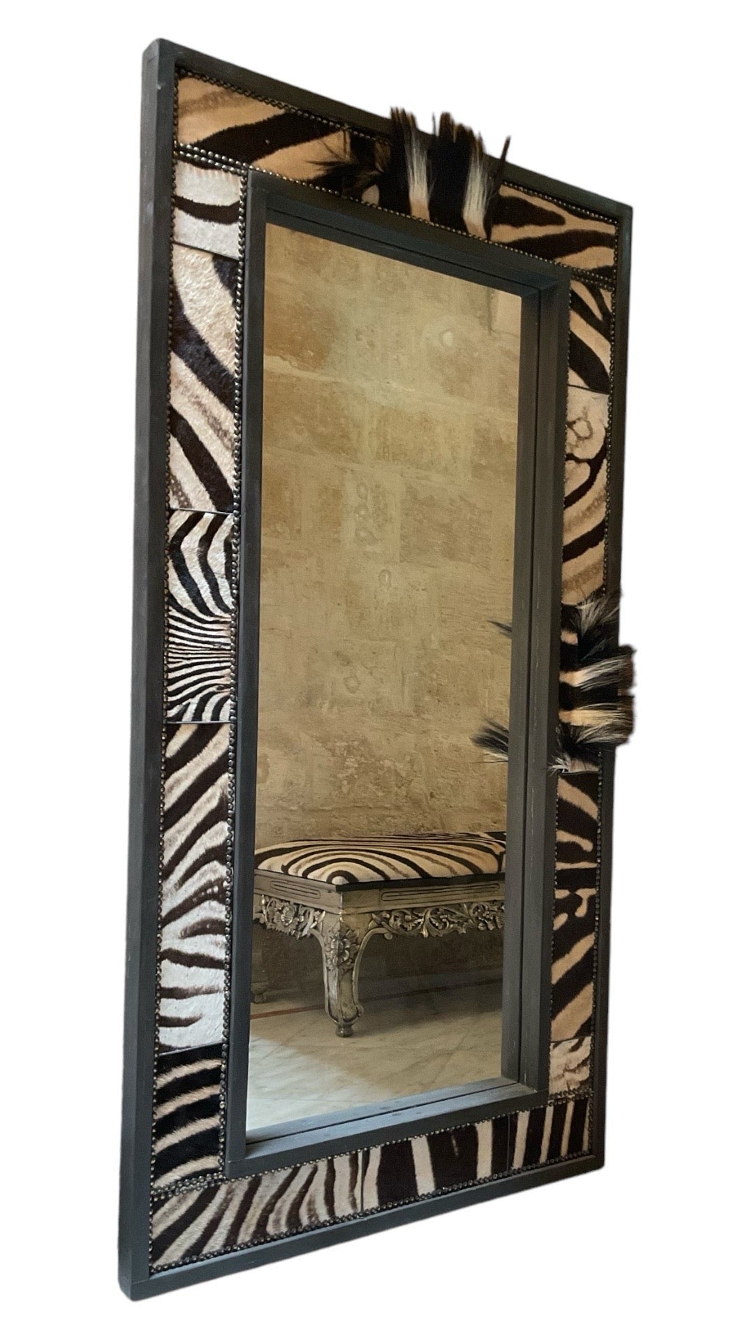 Specchio GAIA con cornice in legno e inserti in pelle Zebra
